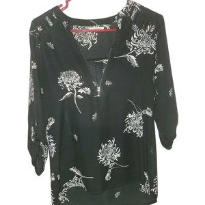 Mauries black and white floral blouse. Extra small